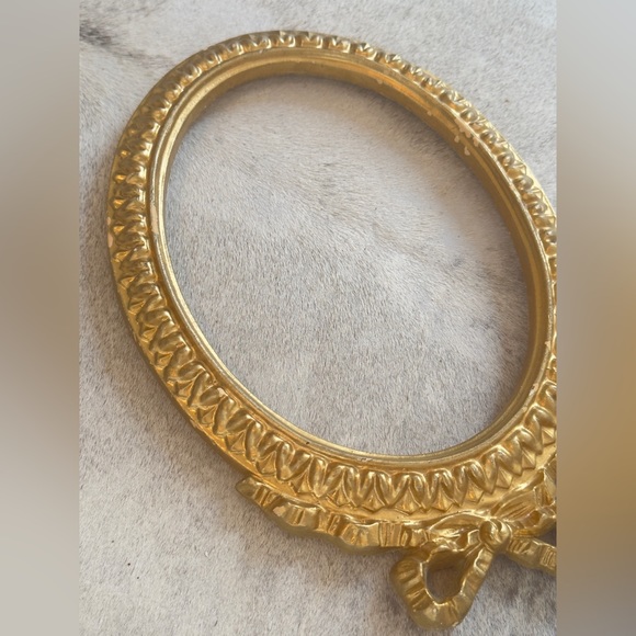 VINTAGE Shabby Chic Bows Gold Oval Wooden Empty Frame 11” x 13” Opening 9.5 x 7 - Picture 6 of 16